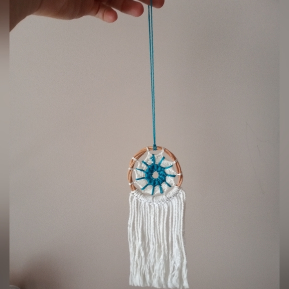 Macrame dreamcatcher - Picture 7 of 11